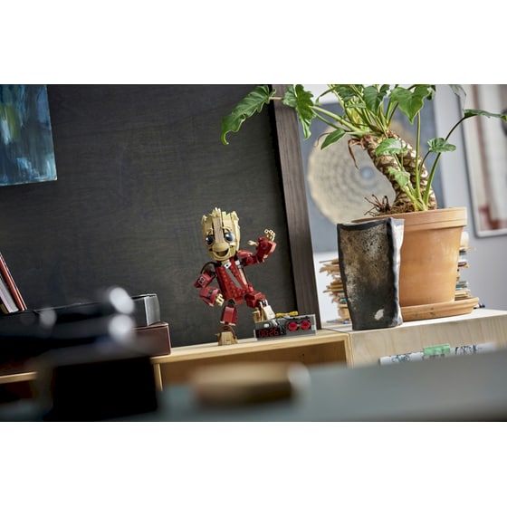 LEGO® Marvel Ravager Jumpsuit Groot (76341) image 6