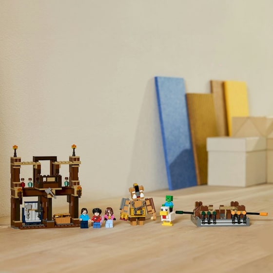 LEGO® Minecraft Movie Woodland Mansion Fighting Ring (21272) image 9
