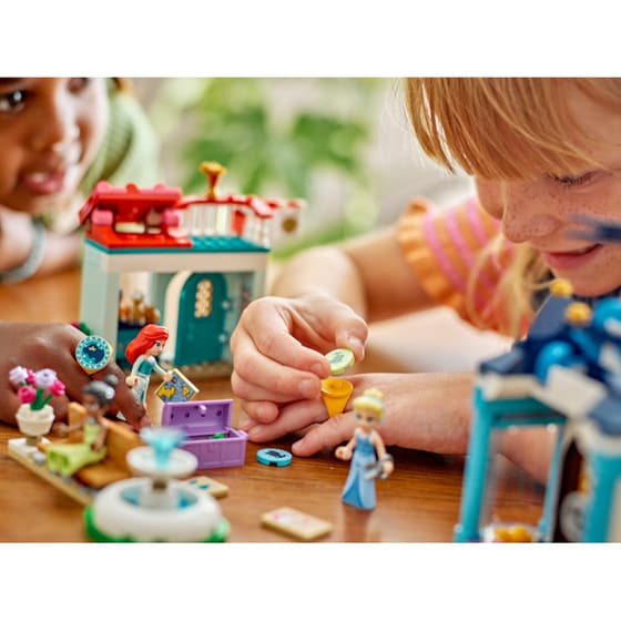 LEGO® Disney Princess Market Adventure (43246) image 6