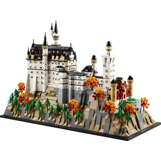 LEGO® Architecture Neuschwanstein Castle (21063) image 3