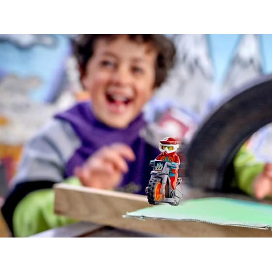 LEGO® City Fire Stunt Bike (60311) image 6