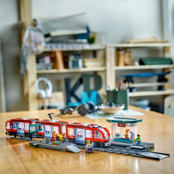 LEGO® City Downtown Streetcar and Station (60423) image 10