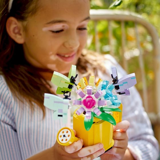 LEGO® Creator Λουλούδια σε Ποτιστήρι (31149) image 3