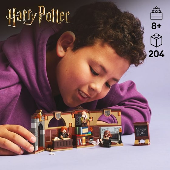 LEGO® Harry Potter Hogwarts™ Castle: Charms Class (76442) image 7