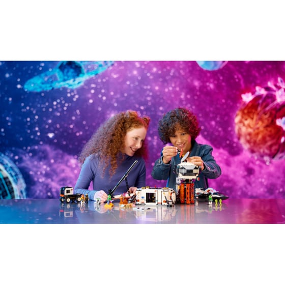 LEGO® City Space Base and Rocket Launchpad (60434) image 4