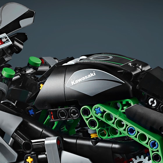 LEGO® Technic Kawasaki Ninja H2R Motorcycle (42170) image 6