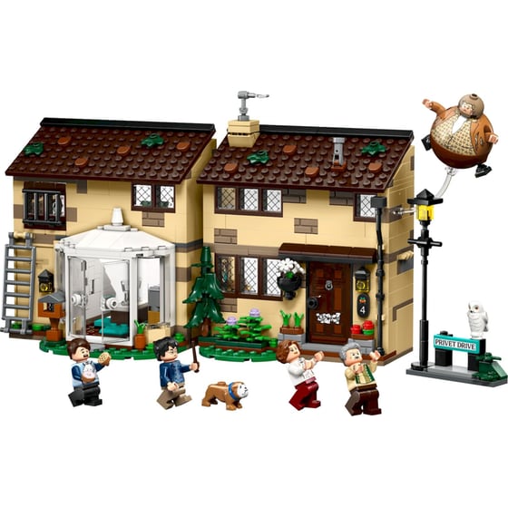 LEGO® Harry Potter Privet Drive: Aunt Marge's Visit (76451) image 4