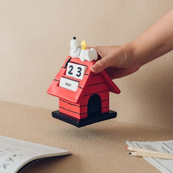Επιτραπέζιο Διαρκές Ημερολόγιο 3D Erik Snoopy Doghouse image 5