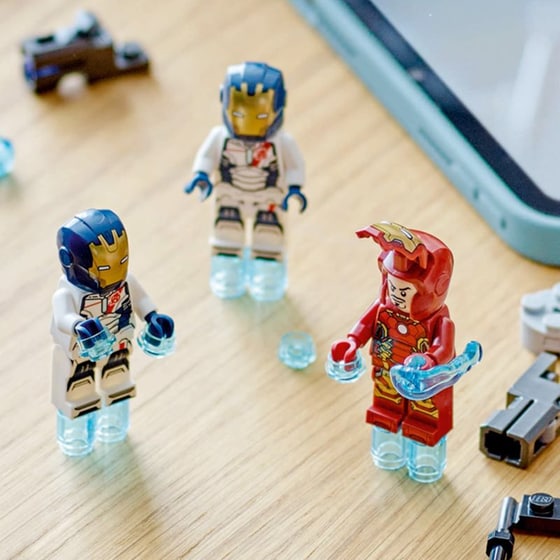 LEGO® Marvel Iron Man & Iron Legion vs. Hydra Soldier (76288) image 7