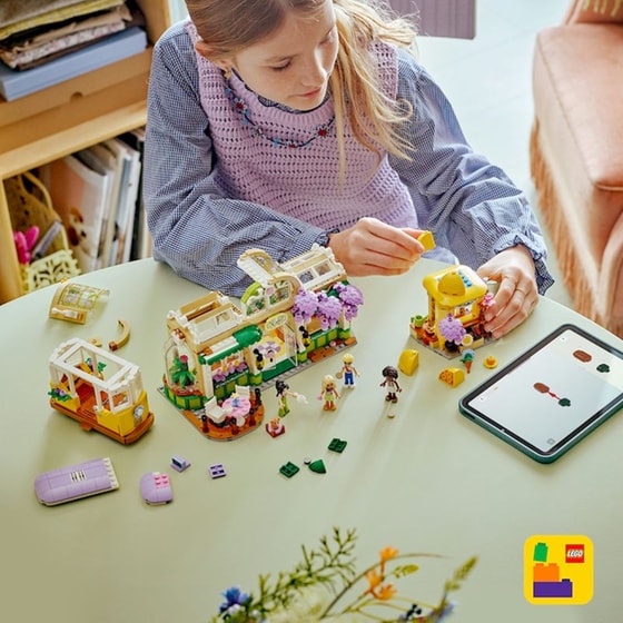 LEGO® Friends Καφετέρια με Φυτά & Ανθοπωλείο (42671) image 7