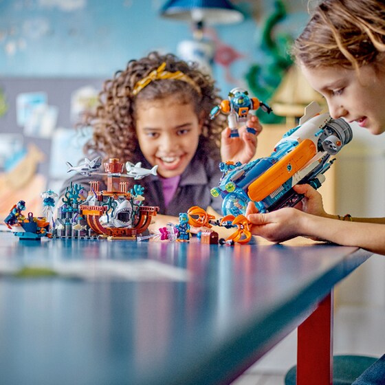 LEGO® City Deep-Sea Explorer Submarine (60379) image 4