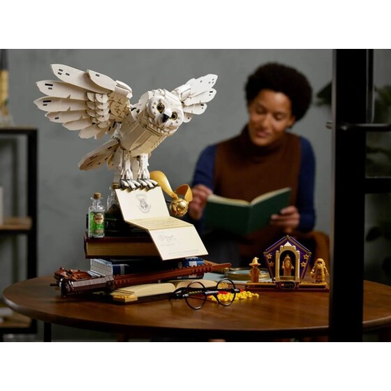 LEGO® Harry Potter™ Hogwarts™ Icons - Collectors' Edition (76391) image 7