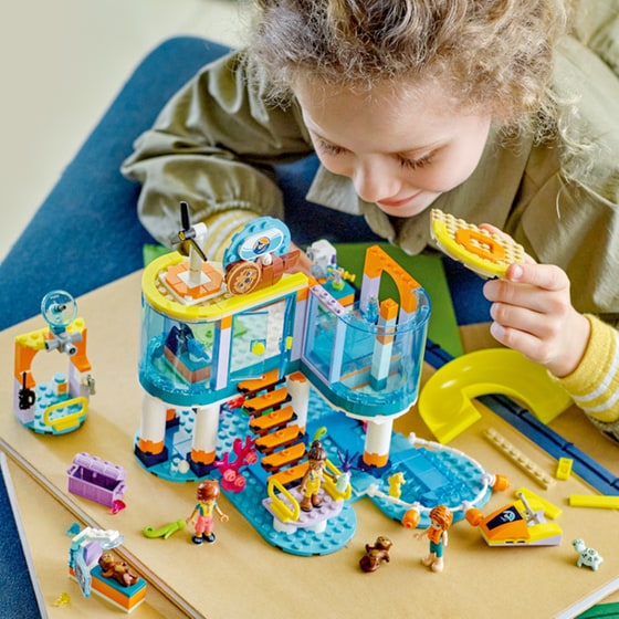 LEGO® Friends Sea Rescue Center (41736) image 4