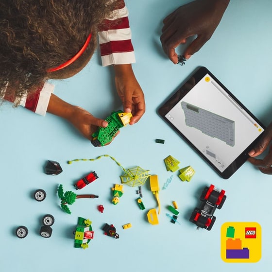 LEGO® Marvel Spin and Electro Dinosaur Vehicle Chase (11198) image 10