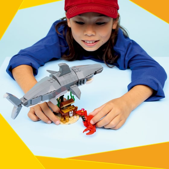 LEGO® Creator Άγριος Καρχαρίας με Σεντούκι Θησαυρού (31381) image 3