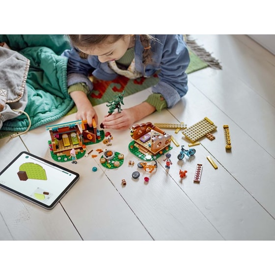 LEGO® Friends Adventure Camp Cozy Cabins (42624) image 5