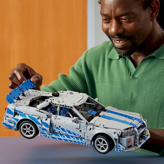 LEGO® Technic 2 Fast 2 Furious Nissan Skyline GT-R (R34) Car (42210) image 8