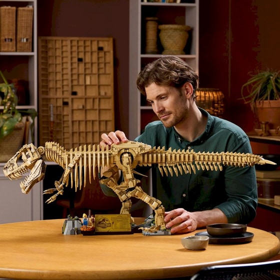 LEGO® Jurassic World Dinosaur Fossils: Tyrannosaurus rex (76968) image 5