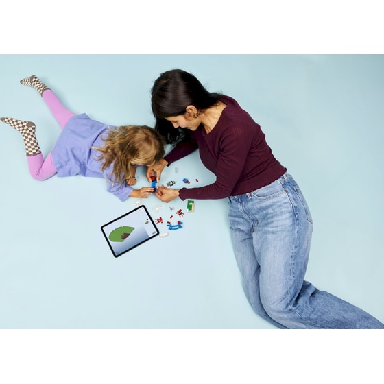 LEGO® Marvel Spidey on his Motorcycle vs. Rhino (11206) image 4