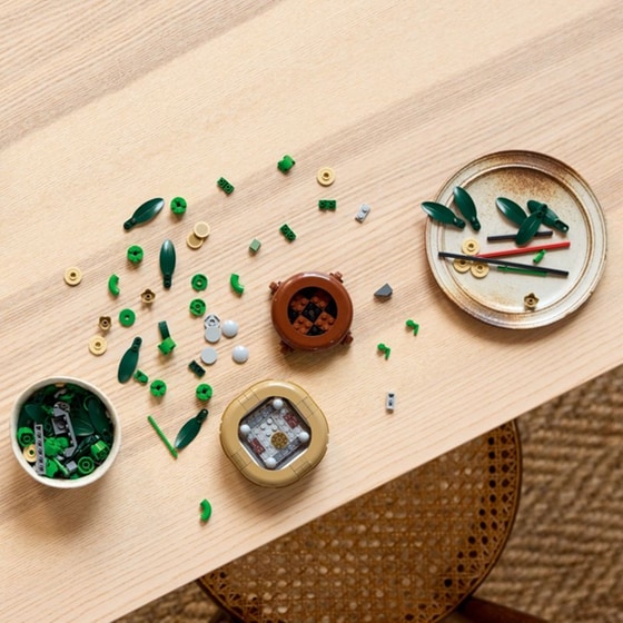 LEGO® Botanicals Lucky Bamboo (10344) image 5