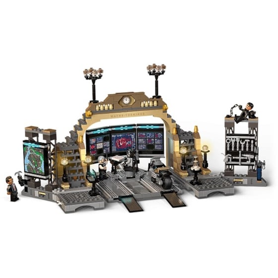 LEGO® Super Heroes Batcave: The Riddler Face-off (76183) image 1