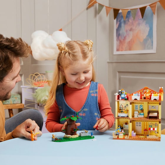 LEGO® Bluey: Bluey's Family House (11203) image 5