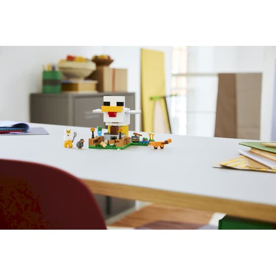 LEGO® Minecraft® Chicken Farm (21585) image 6