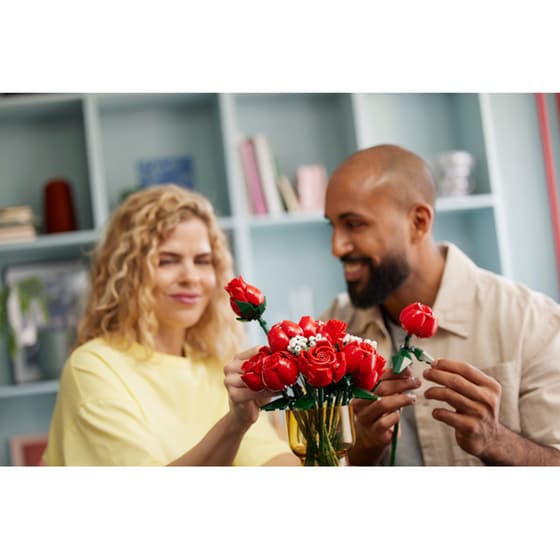LEGO® Icons Bouquet of Roses (10328) image 4