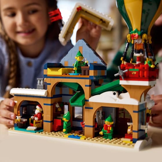 LEGO® Icons Santa's Post Office (10339) image 7