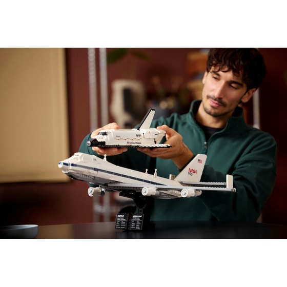 LEGO® Icons Shuttle Carrier Aircraft (10360) image 5
