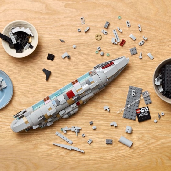 LEGO® Star Wars™ Home One Starcruiser (75405) image 8