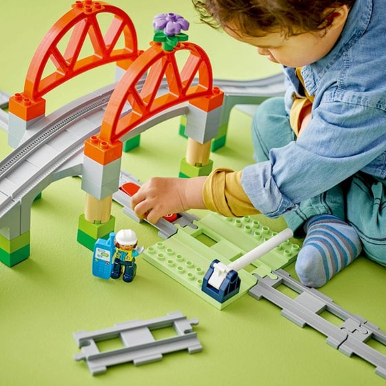 LEGO® DUPLO® Town Σετ Επέκτασης με Γέφυρα και Τροχιές Τρένου (10426) image 4