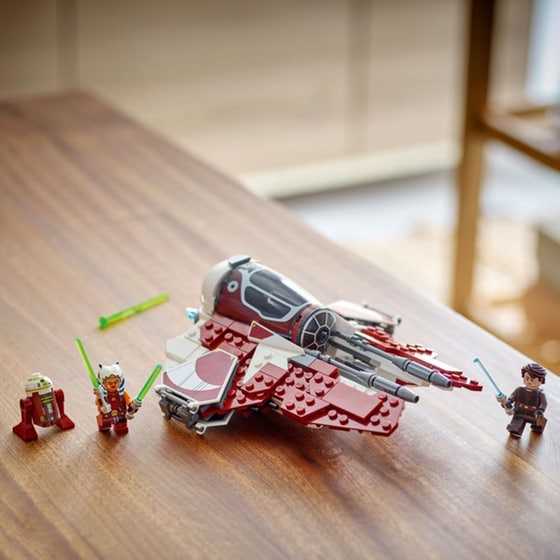 LEGO® Star Wars™ Ahsoka's Jedi Interceptor™ (75401) image 9