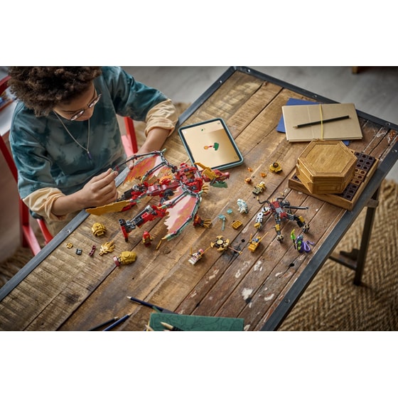 LEGO® Wyldfyre's Transforming Dragon Mech (71868) image 12