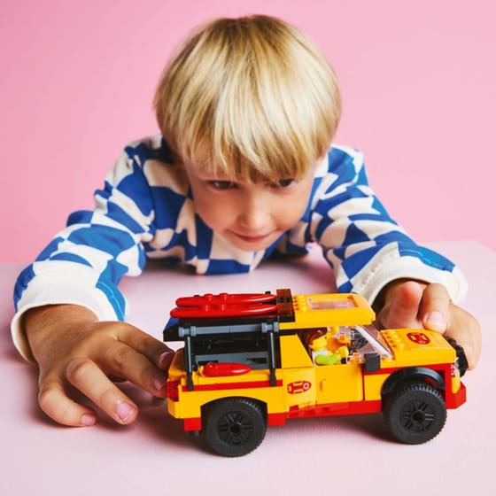 LEGO® City Lifeguard Beach Rescue Truck (60453) image 5