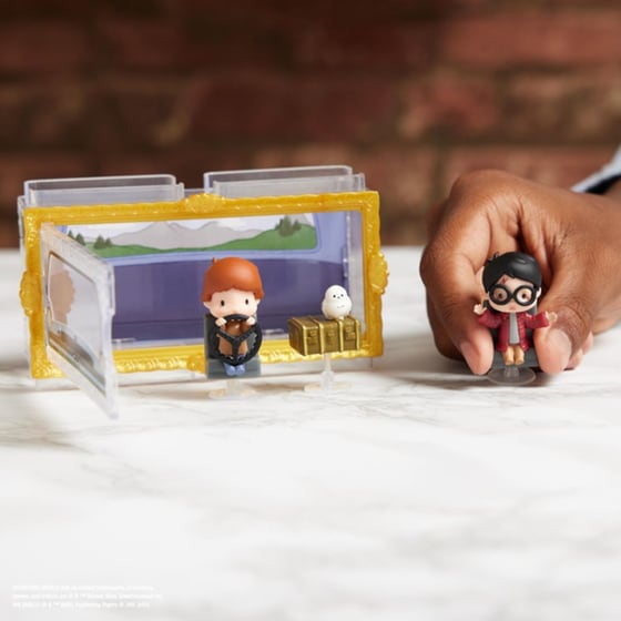 Spin Master Harry Potter: Micro Magical Moments - Ron Weasly/Hedwig/Harry Potter Mini Figures 3Pack image 3