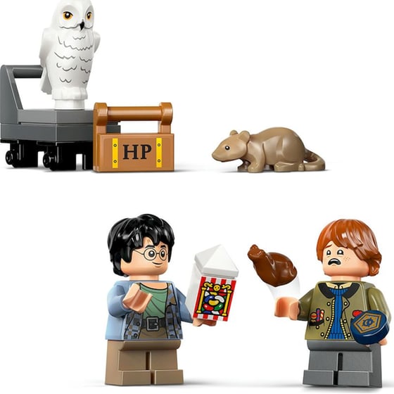 LEGO® Harry Potter Book Nook: Hogwarts™ Express (76450) image 4