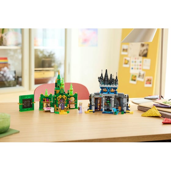 LEGO® Wicked Emerald City & Kiamo Ko Castle (75689) image 6