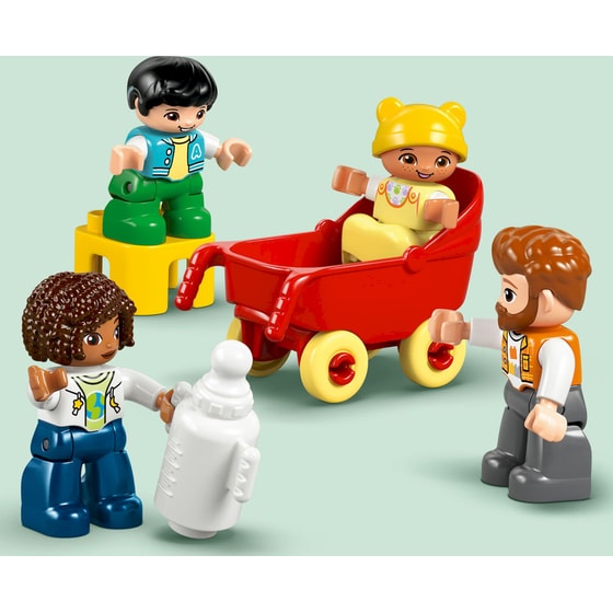 LEGO® DUPLO® Town 3 σε 1 Μοντέρνα Μονοκατοικία με Φιγούρες (10470) image 7