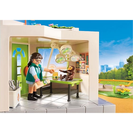 PLAYMOBIL® Family Fun Κτηνιατρείο Ζωολογικού Κήπου (70900) image 1
