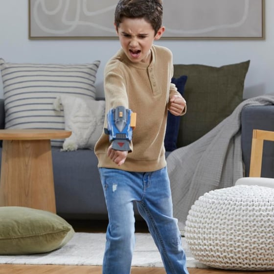 Hasbro Star Wars Disney The Mandalorian Dual Attack Gauntlet image 6