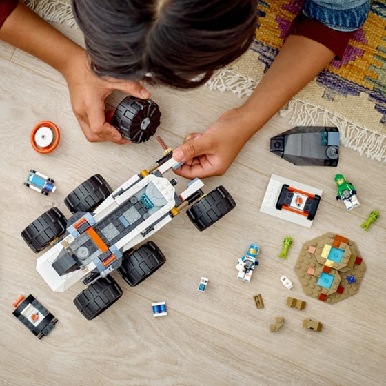LEGO® City Space Explorer Rover and Alien Life (60431) image 6