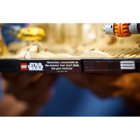 LEGO® Star Wars Mos Espa Podrace™ Diorama (75380) image 5