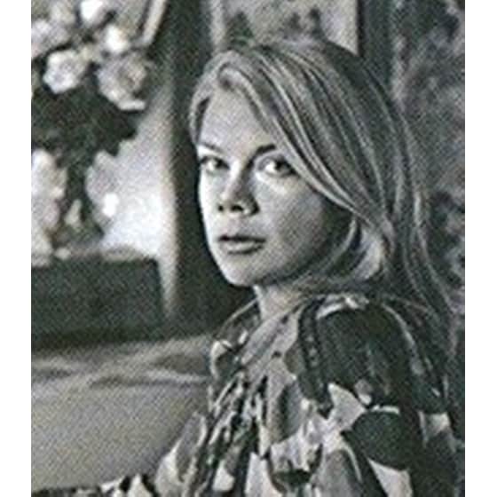 Η πισίνα image 1