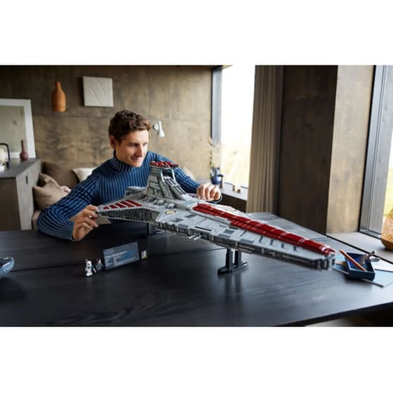 LEGO® Star Wars Venator-Class Republic Attack Cruiser (75367) image 5