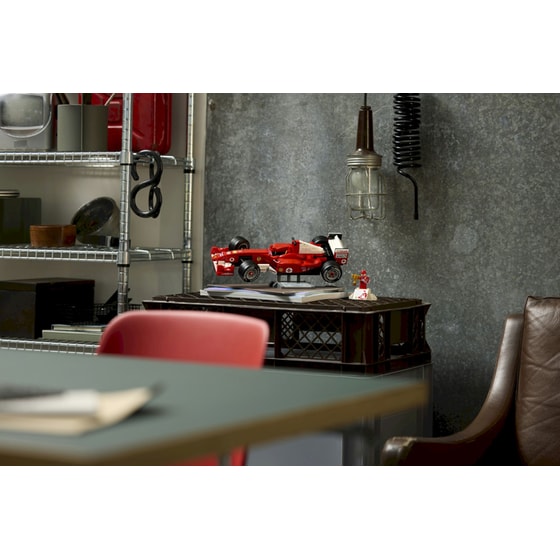 LEGO® Icons Ferrari F2004 & Michael Schumacher (11375) image 4