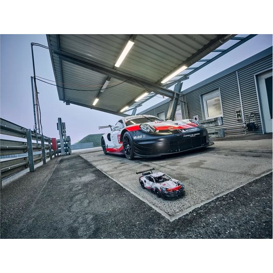 LEGO® Technic Porsche 911 RSR (42096) image 9