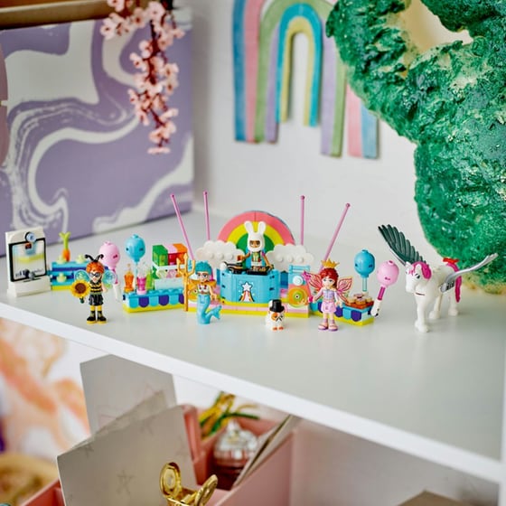 LEGO® Friends Costume Party with Unicorn & Fairy (42661) image 7