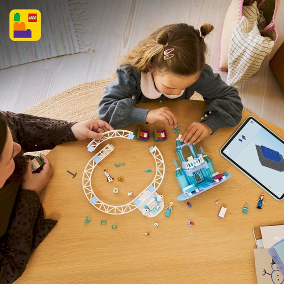 LEGO® Disney Frozen Περιπέτεια στο Κάστρο Πάγου της Έλσας & στη Χιονισμένη Τροχιά (43281) image 3