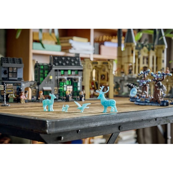 LEGO® Knockturn Alley™ Wizarding Shops (76471) image 12